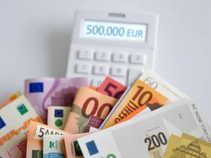 Jak zatytułować przelew alimentacyjny? Praktyczne wskazówki